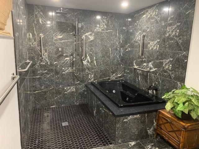 Beautifully Renovated Summer Of 2020 Come And Enjoy This Lovely Unit Key West Exteriör bild