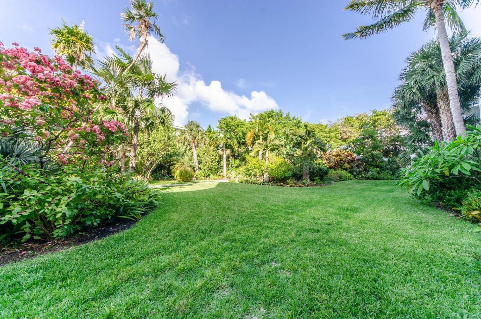 Beautifully Renovated Summer Of 2020 Come And Enjoy This Lovely Unit Key West Exteriör bild