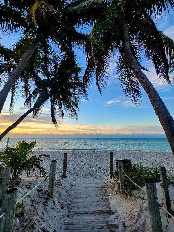 Beautifully Renovated Summer Of 2020 Come And Enjoy This Lovely Unit Key West Exteriör bild